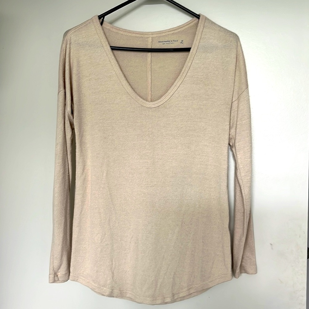Abercrombie long sleeve u-neck top